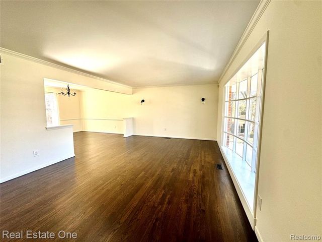 1811 Campus Court, Rochester Hills, MI 48309