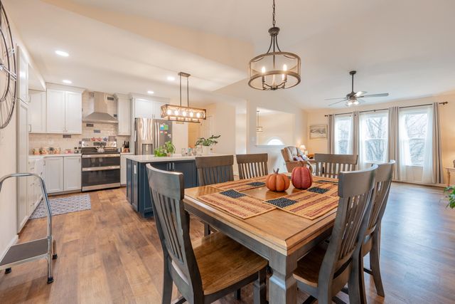 8011 Cedar Edge RD, Roanoke, VA 24018