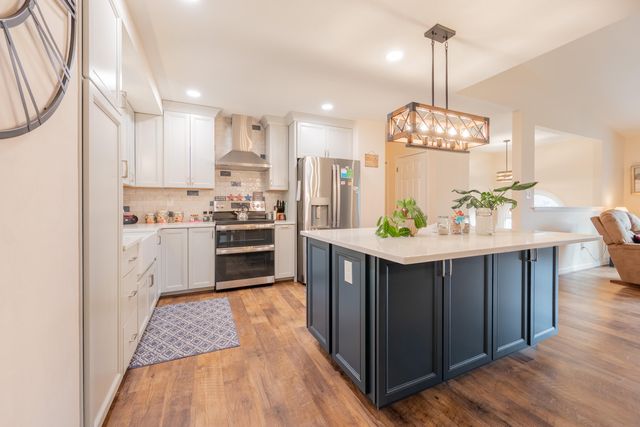 8011 Cedar Edge RD, Roanoke, VA 24018