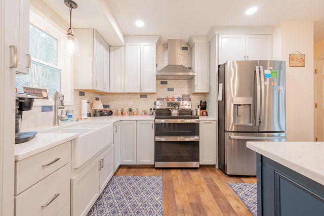 8011 Cedar Edge RD, Roanoke, VA 24018