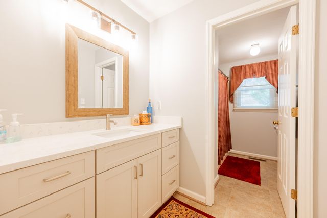 8011 Cedar Edge RD, Roanoke, VA 24018