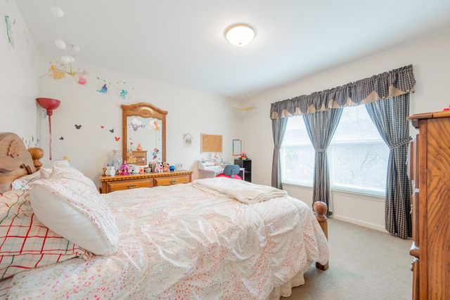 8011 Cedar Edge RD, Roanoke, VA 24018