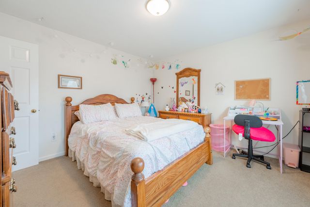 8011 Cedar Edge RD, Roanoke, VA 24018