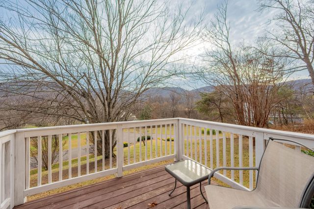 8011 Cedar Edge RD, Roanoke, VA 24018