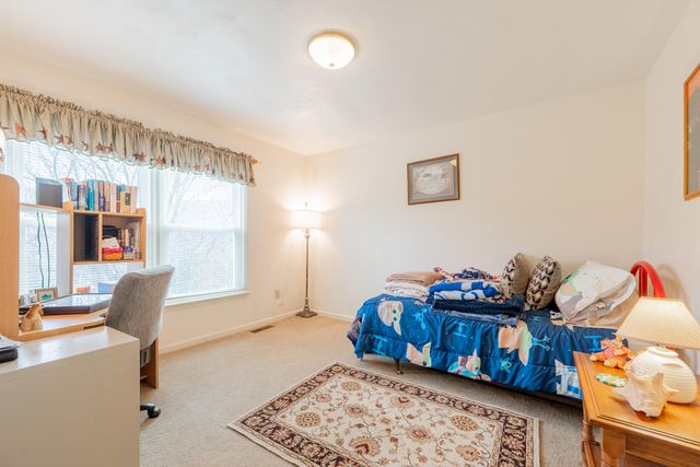 8011 Cedar Edge RD, Roanoke, VA 24018