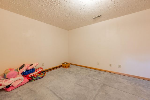 8011 Cedar Edge RD, Roanoke, VA 24018