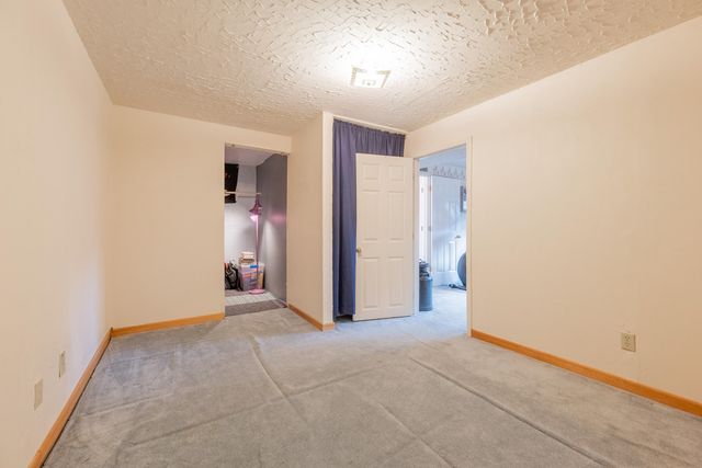 8011 Cedar Edge RD, Roanoke, VA 24018