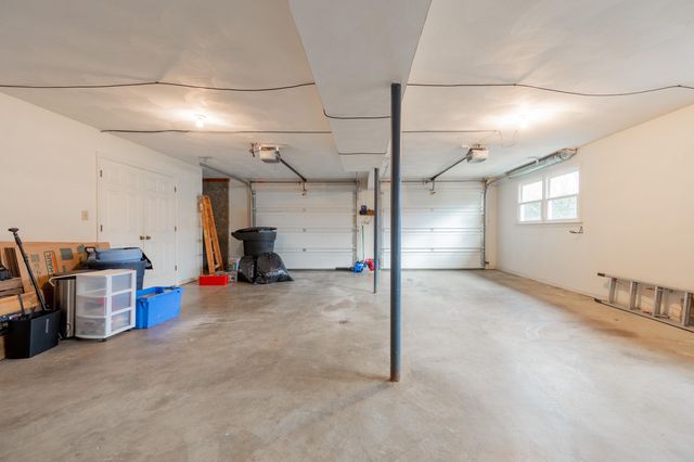 8011 Cedar Edge RD, Roanoke, VA 24018