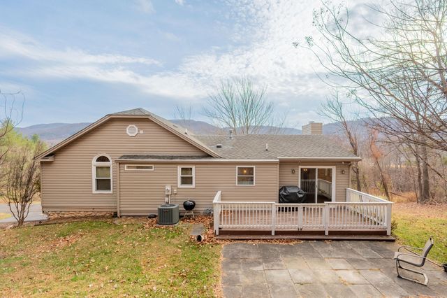 8011 Cedar Edge RD, Roanoke, VA 24018