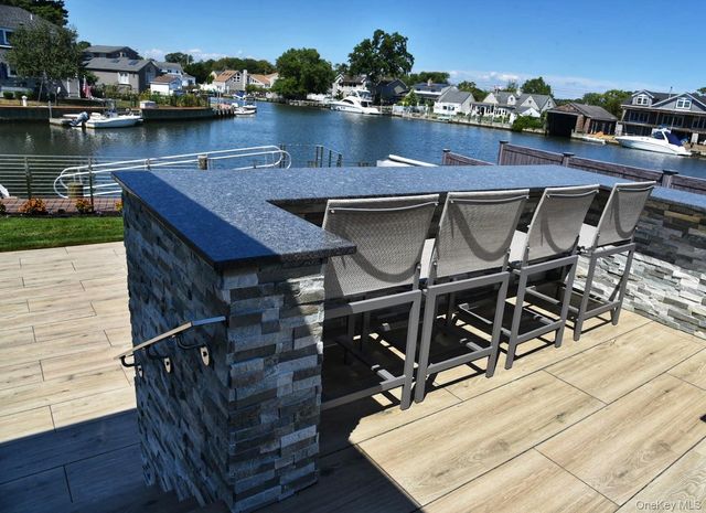 23 Biltmore Boulevard, Massapequa, NY 11758