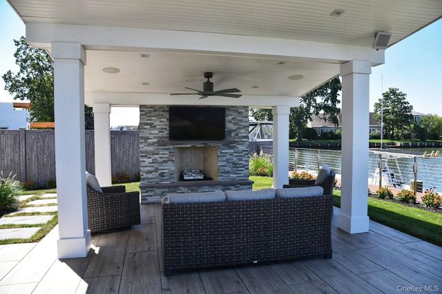 23 Biltmore Boulevard, Massapequa, NY 11758