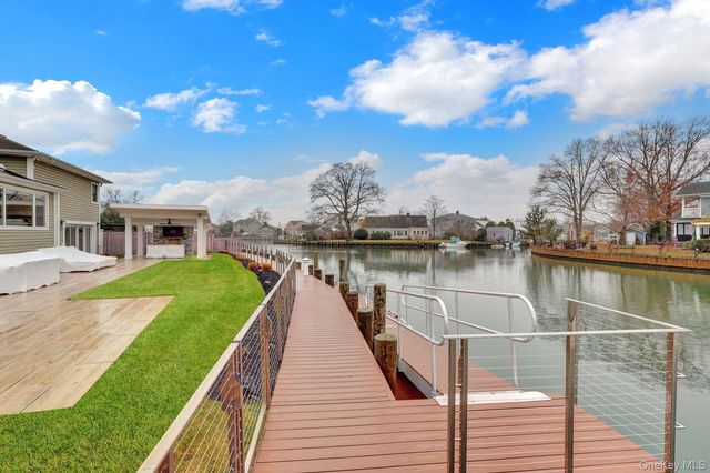 23 Biltmore Boulevard, Massapequa, NY 11758