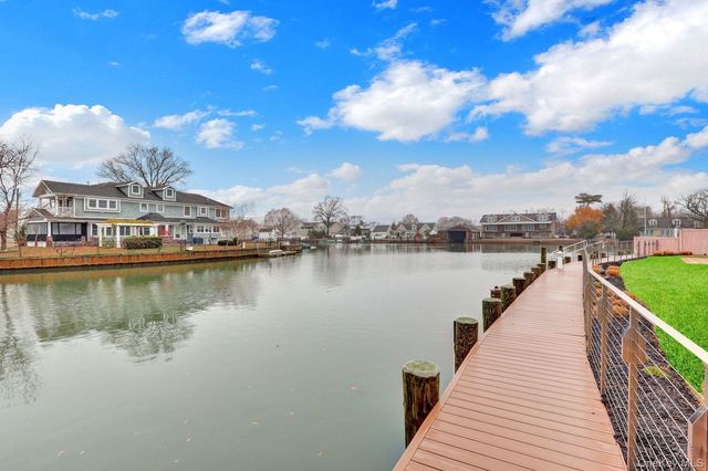 23 Biltmore Boulevard, Massapequa, NY 11758