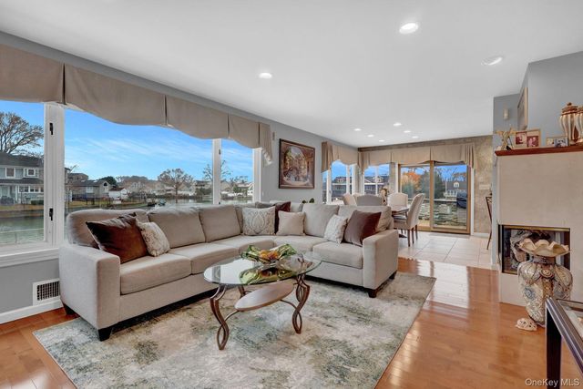 23 Biltmore Boulevard, Massapequa, NY 11758