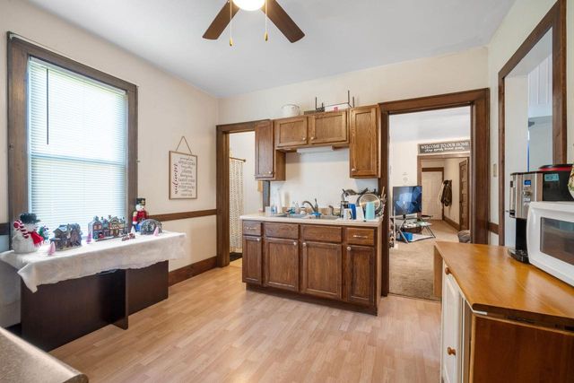 1047 W Washington STREET, West Bend, WI 53095