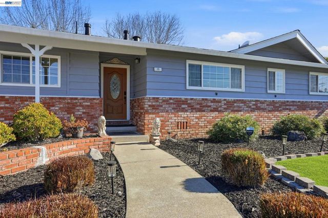 15 Sequoyah View Ct, Oakland, CA 94605