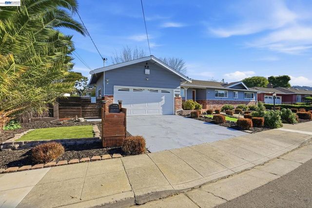 15 Sequoyah View Ct, Oakland, CA 94605