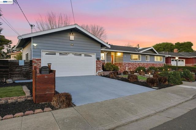 15 Sequoyah View Ct, Oakland, CA 94605