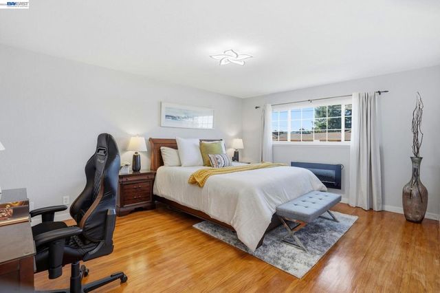 15 Sequoyah View Ct, Oakland, CA 94605