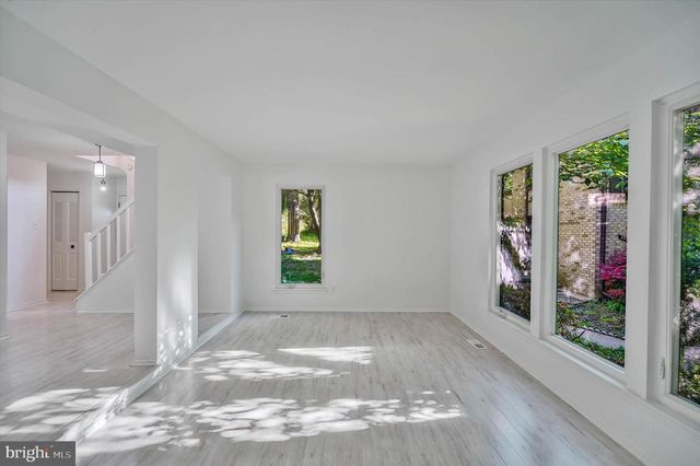 2974 BORGE ST, Oakton, VA 22124