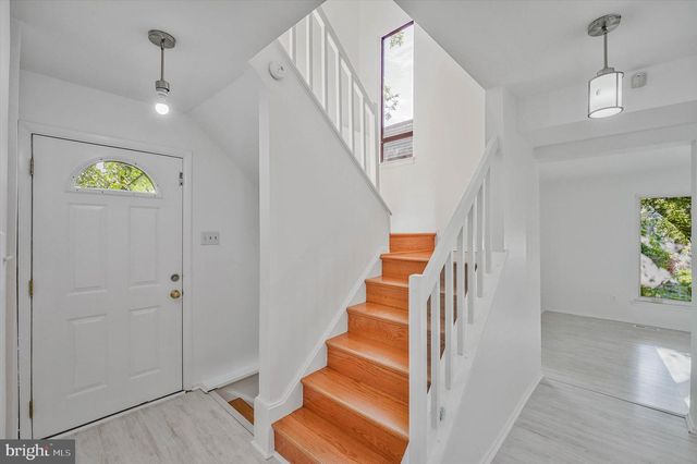 2974 BORGE ST, Oakton, VA 22124