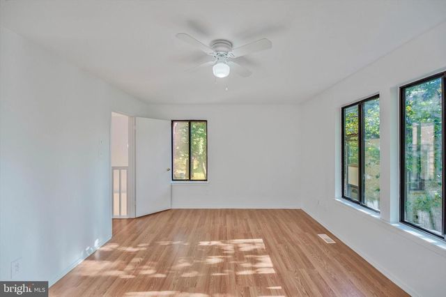 2974 BORGE ST, Oakton, VA 22124
