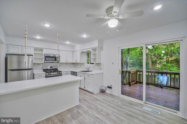 2974 BORGE ST, Oakton, VA 22124