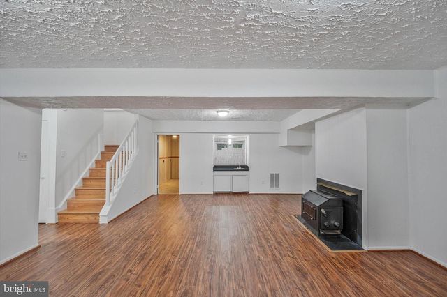 2974 BORGE ST, Oakton, VA 22124