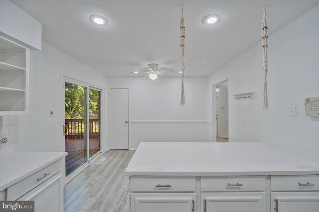 2974 BORGE ST, Oakton, VA 22124