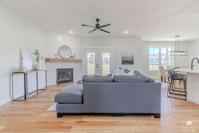 14371 Prairie Fire Lane, Wamego, KS 66547