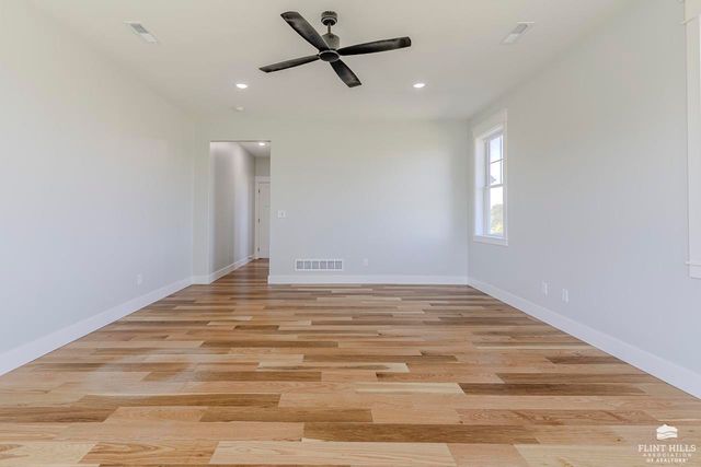 14371 Prairie Fire Lane, Wamego, KS 66547