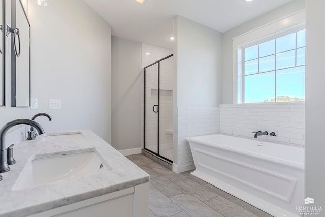 14371 Prairie Fire Lane, Wamego, KS 66547