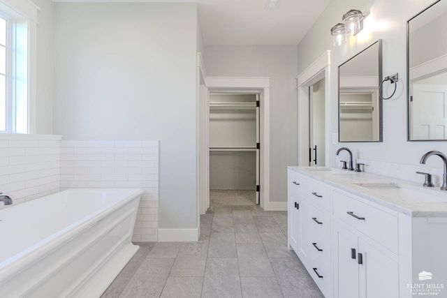 14371 Prairie Fire Lane, Wamego, KS 66547