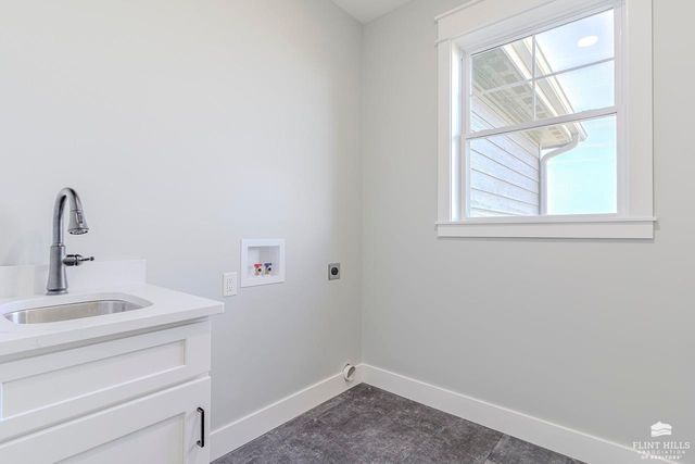 14371 Prairie Fire Lane, Wamego, KS 66547