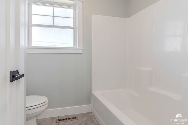 14371 Prairie Fire Lane, Wamego, KS 66547