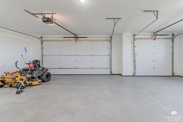 14371 Prairie Fire Lane, Wamego, KS 66547