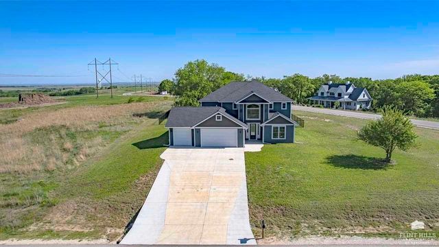 14371 Prairie Fire Lane, Wamego, KS 66547