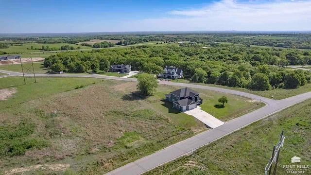 14371 Prairie Fire Lane, Wamego, KS 66547