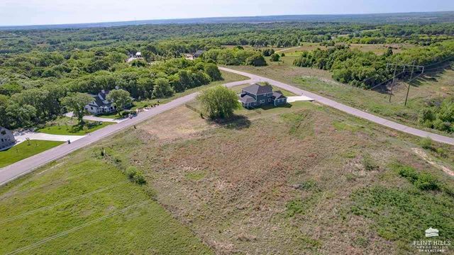 14371 Prairie Fire Lane, Wamego, KS 66547