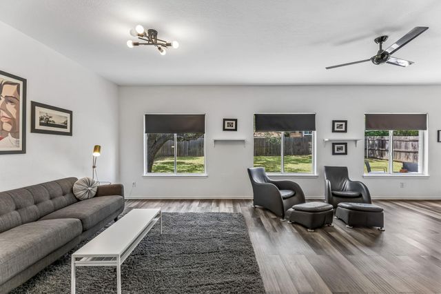 6804 Gabion DR, Austin, TX 78749