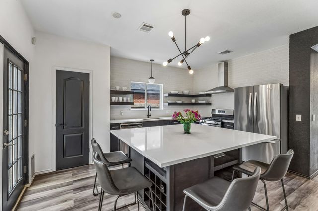 6804 Gabion DR, Austin, TX 78749