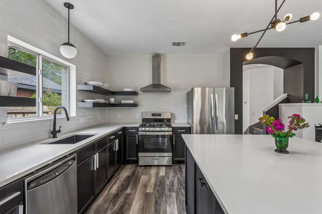 6804 Gabion DR, Austin, TX 78749
