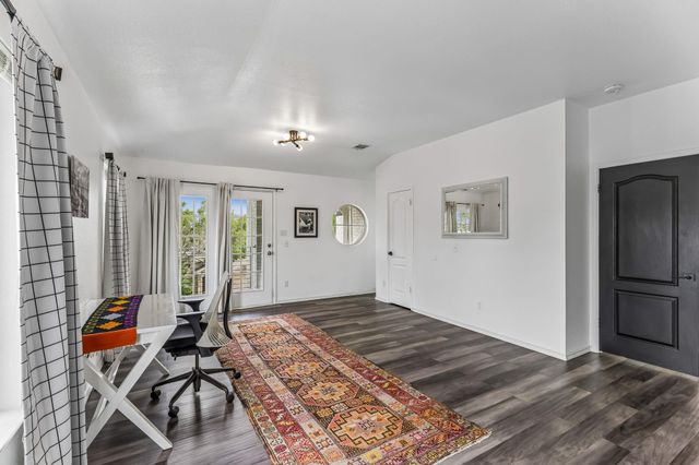 6804 Gabion DR, Austin, TX 78749