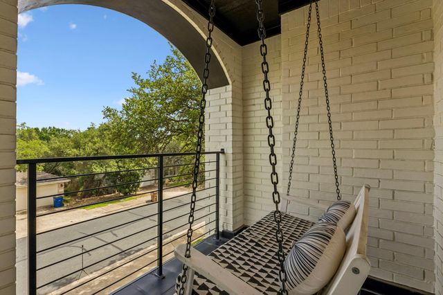 6804 Gabion DR, Austin, TX 78749