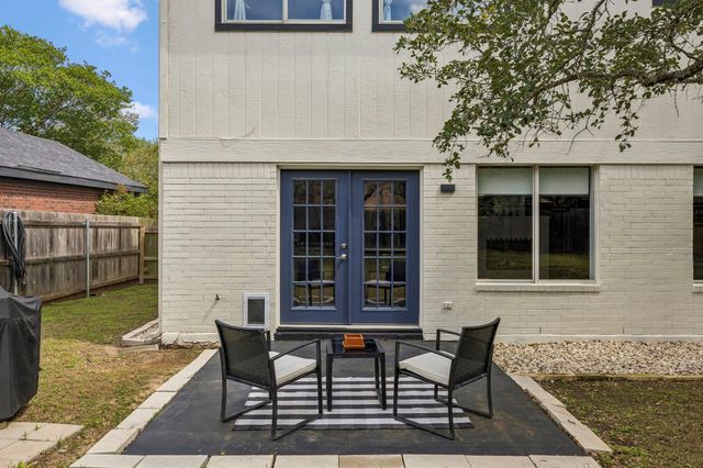 6804 Gabion DR, Austin, TX 78749