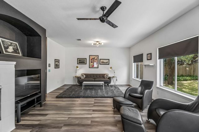 6804 Gabion DR, Austin, TX 78749