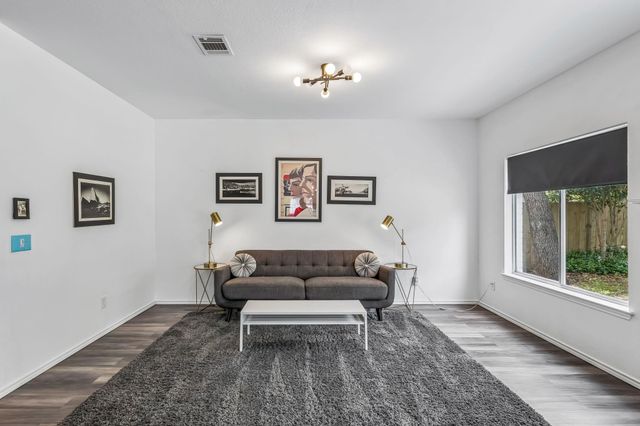 6804 Gabion DR, Austin, TX 78749