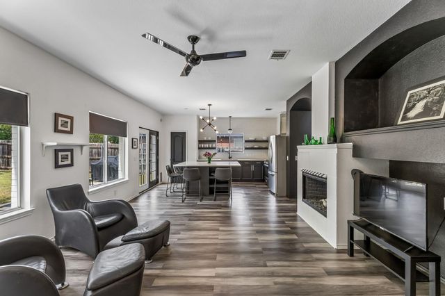 6804 Gabion DR, Austin, TX 78749