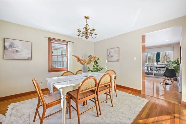 48 Grapevine Ave, Lexington, MA 02421