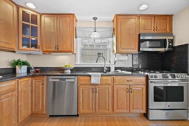 48 Grapevine Ave, Lexington, MA 02421